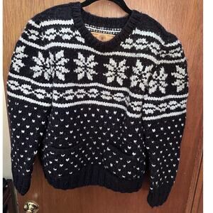 CANADIAN SWEATER COMPANY 2 POCKET HANDKNIT SWEATER; SIZE MED